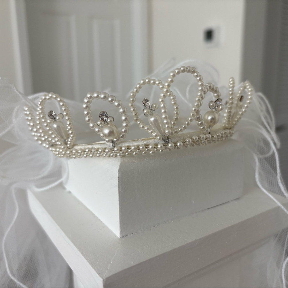 Tiara Veil with Pearl and Rhinestone Accents